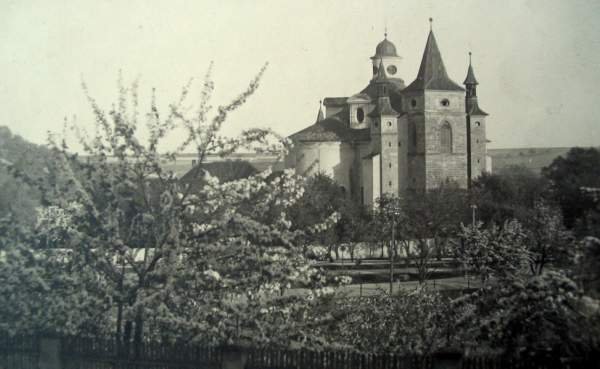 historická fotografie kláštera